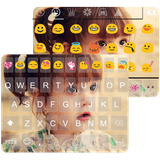 com.kkkeyboard.emoji.keyboard.theme.MyPhoto